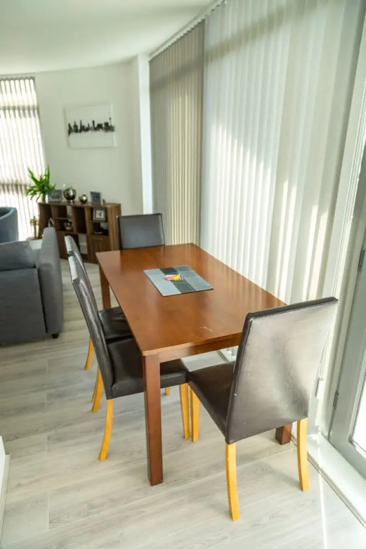 Kent Street - Apt 3