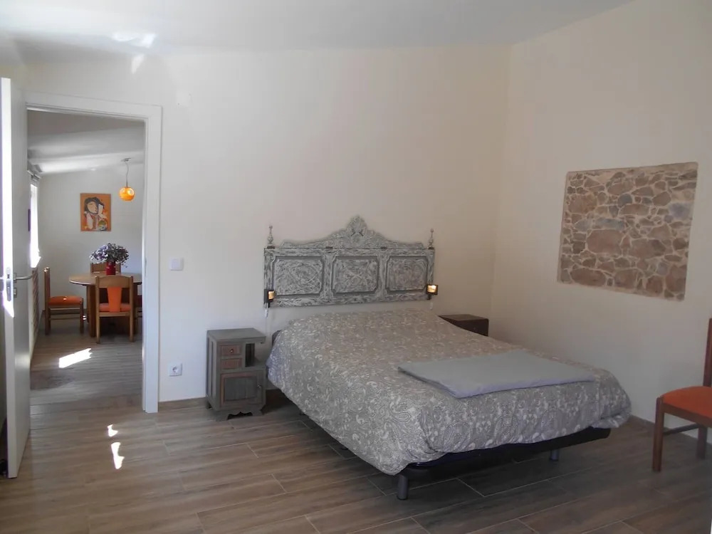 Cottage With 2 Bedrooms With Both En-suite Bathrooms in a Seaside Village