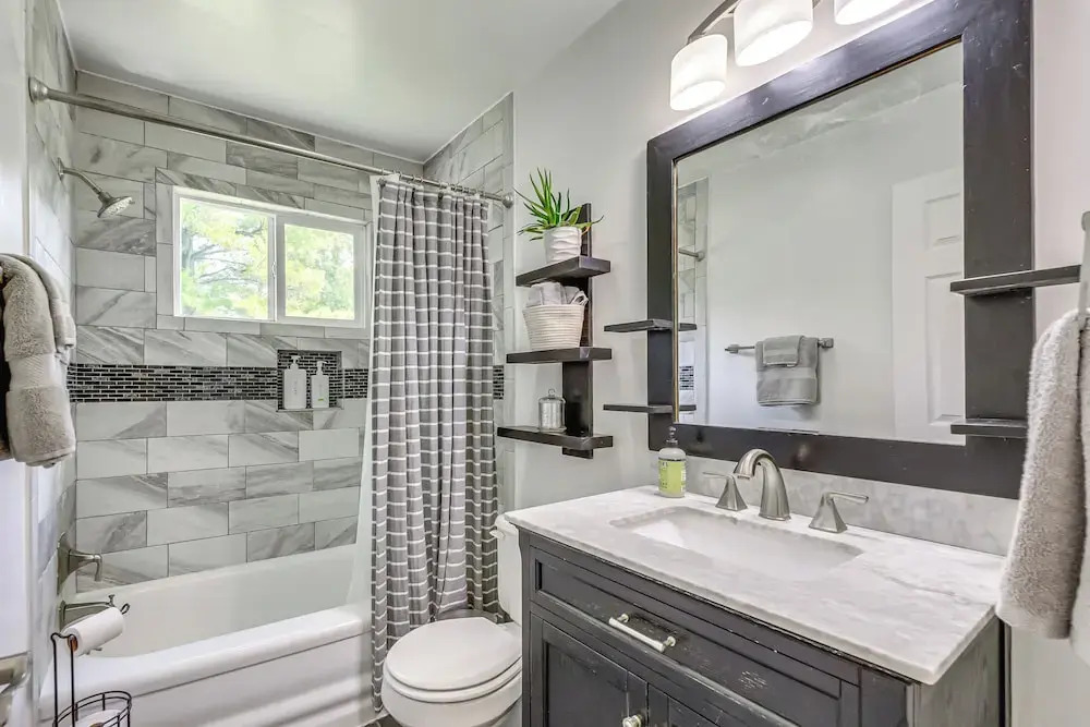 Charming Ann Arbor Getaway w/ Deck: Near Downtown!