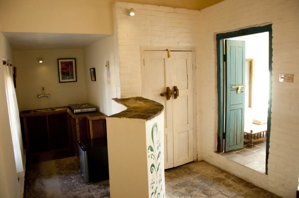 3 Rooms by Pauline
