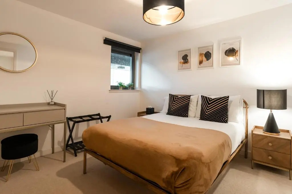 West End Escape - 5 Star Luxury - Prime Location