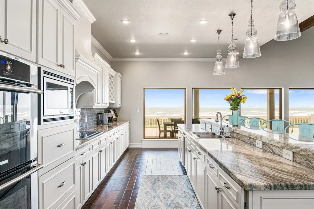 Ocean One 4 Bedroom Home by RedAwning