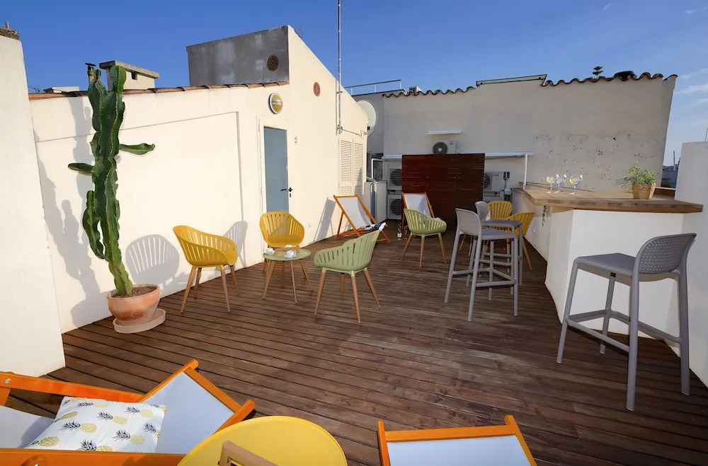 Hostal Montmari