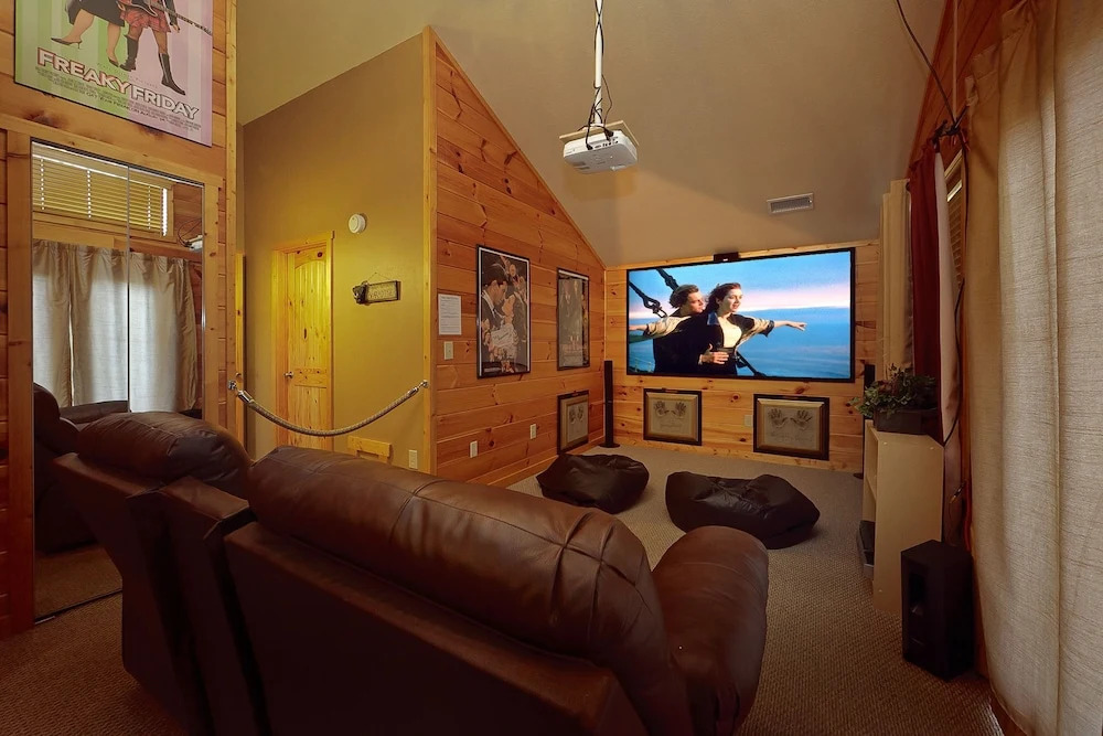 Can’t Bear To Leave 455 - Four Bedroom Cabin