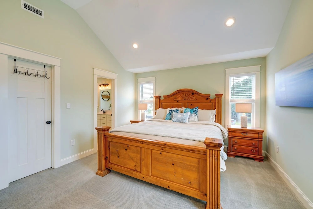 Kill Devil Hills Retreat w/ Gas Grill & Deck!
