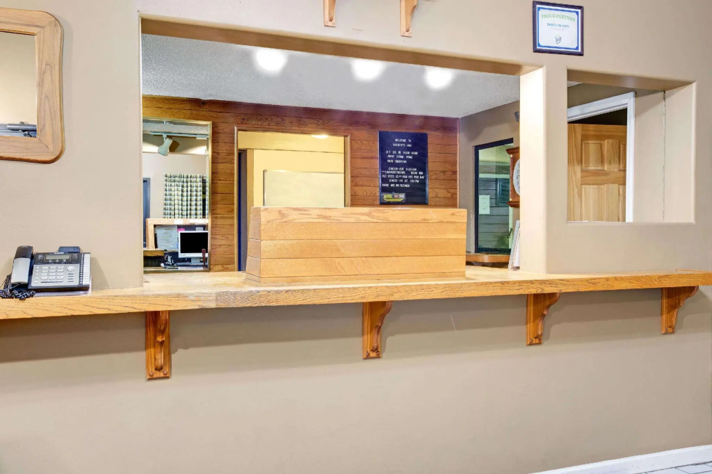 Exceed Inn Indianapolis Airport South