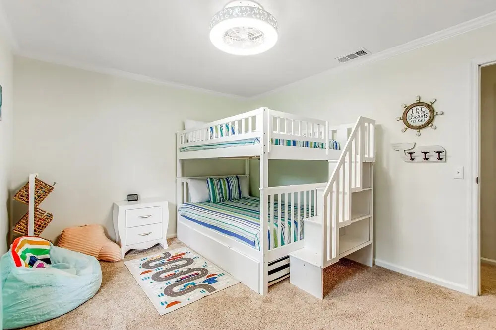 Relaxing, Dog-friendly Home With Furnished Patio, Washer/dryer, Wifi, & AC