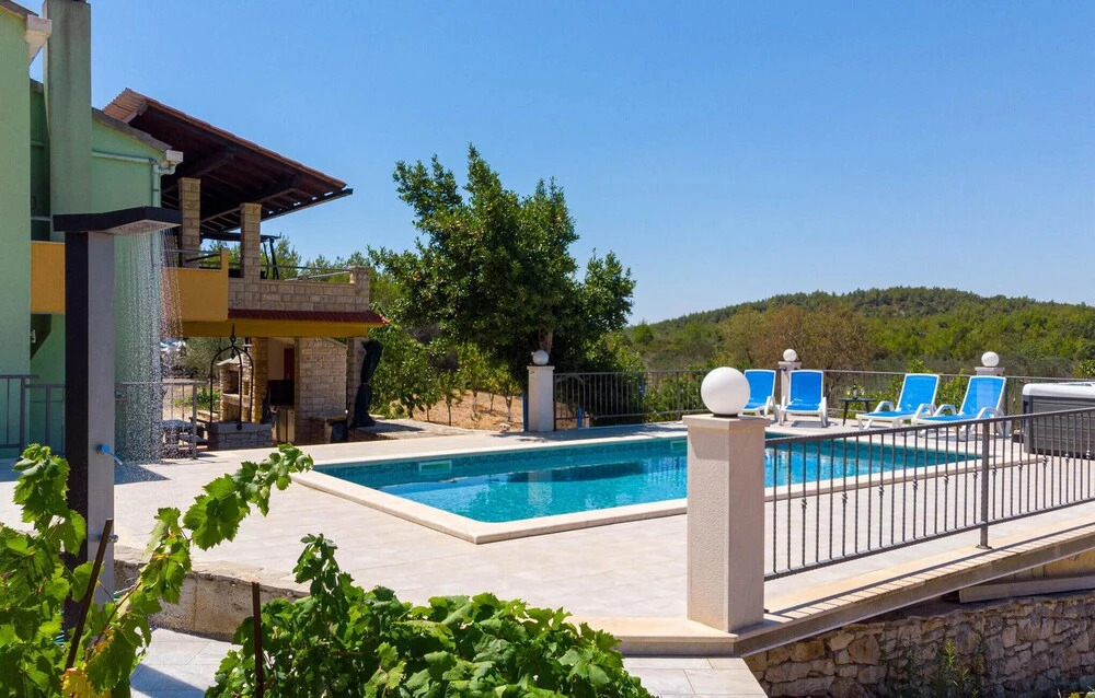 Beautiful Home In Cara