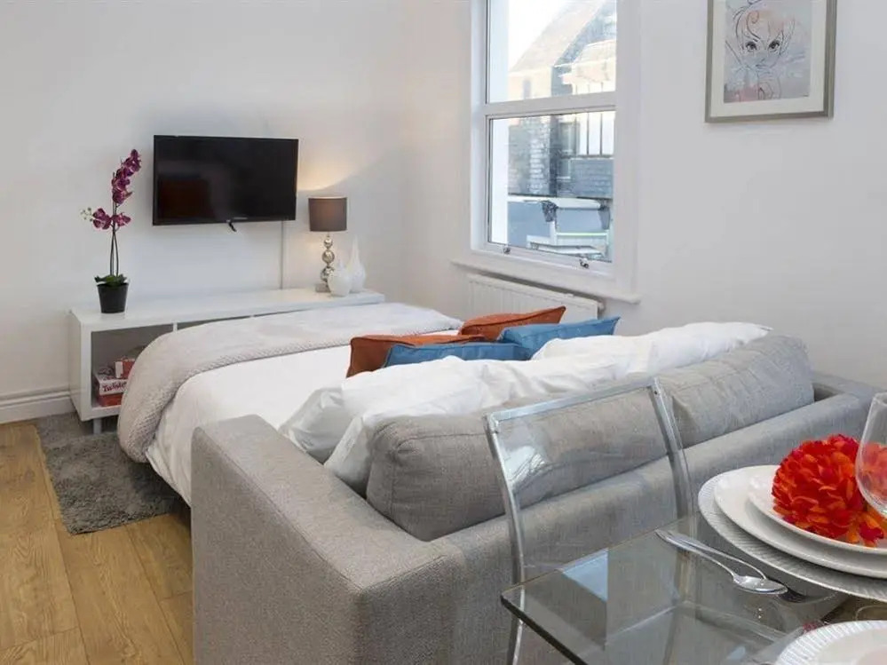 Charming Tower Bridge Apartment