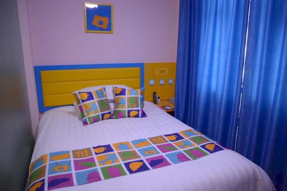 Feng Guang Holiday Hotel (Long-distance bus station)