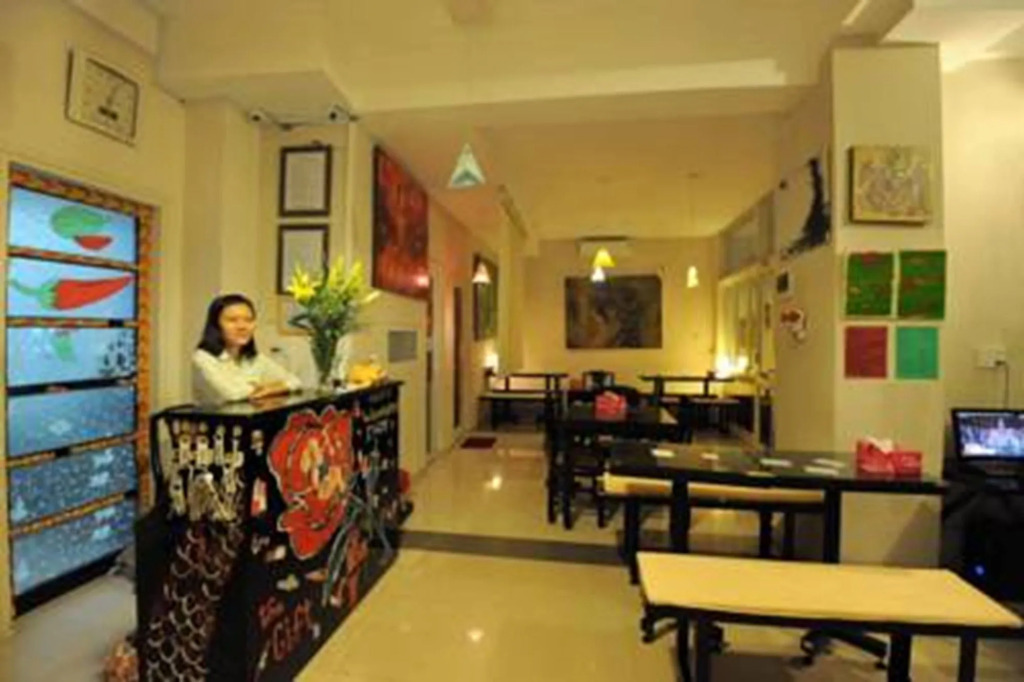 Hue Nino Hotel