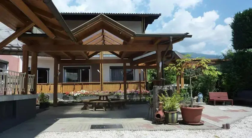 B & B Gmeineck