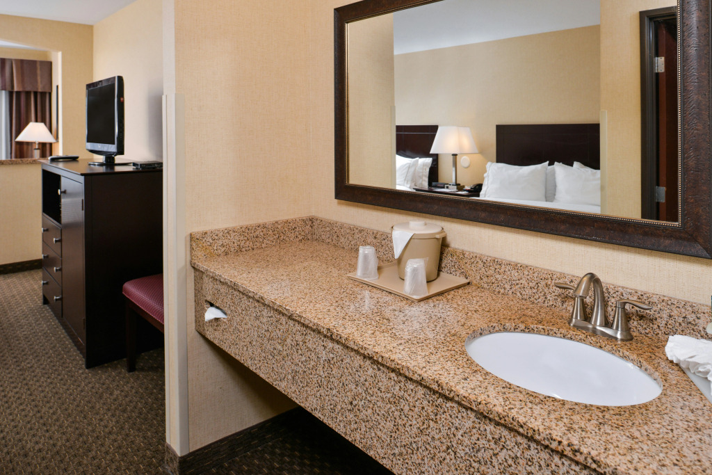 Holiday Inn Express Hotel & Suites Portland - Jantzen Beach by IHG