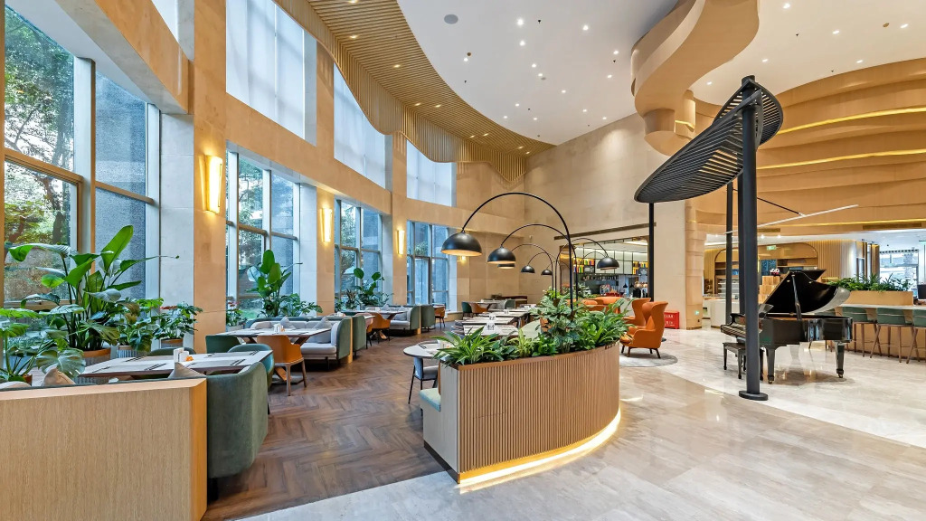 Holiday Inn Chongqing Guanyinqiao by IHG