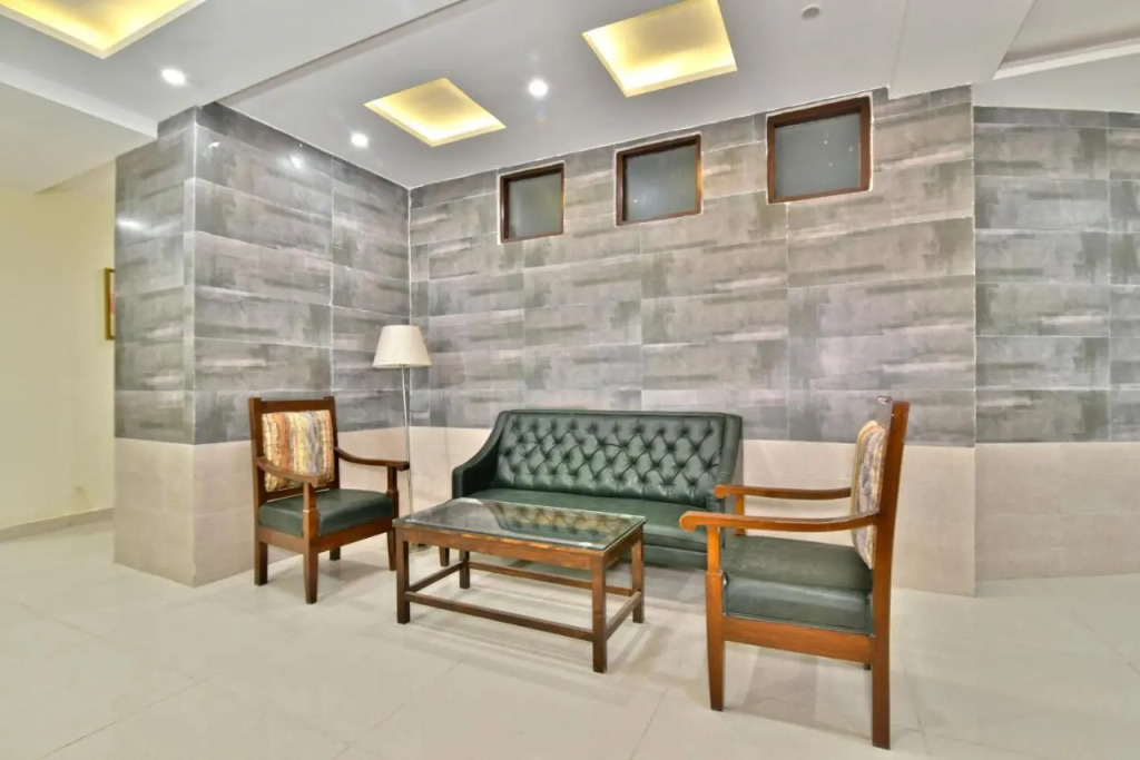 Hotel Comfort Court
