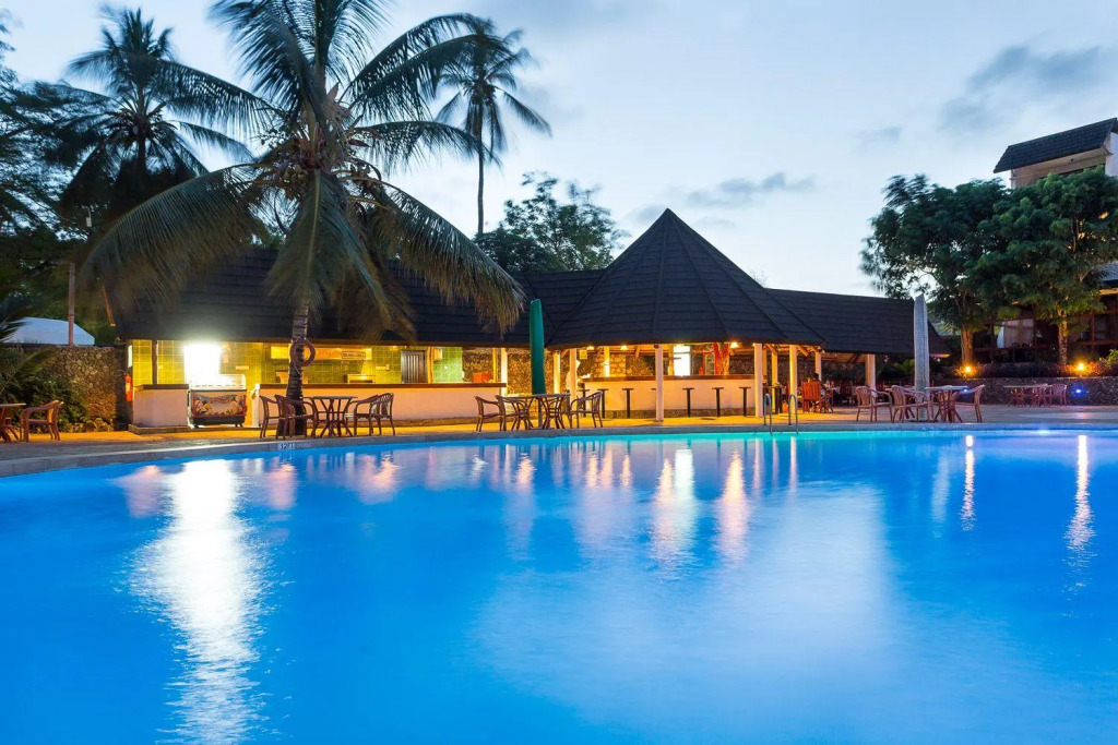 Travellers Beach Hotel & SPA
