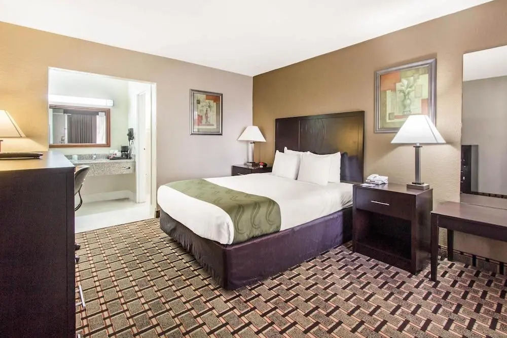 Clarion Hotel & Conference Center Tampa
