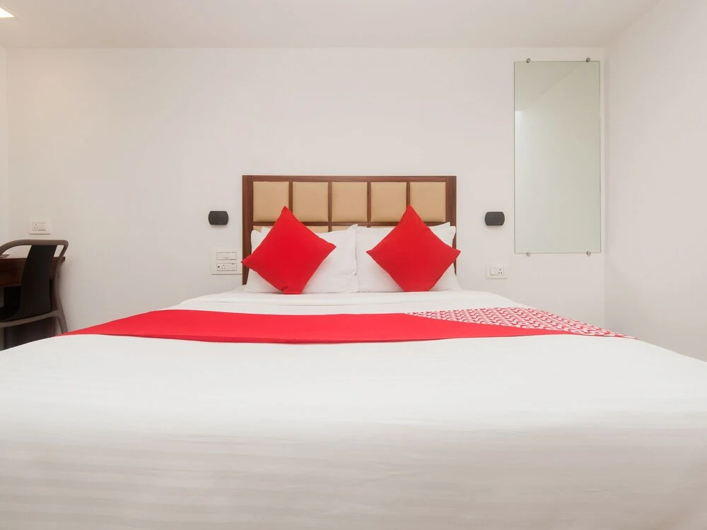 OYO 15902 Hotel Oyster Executive