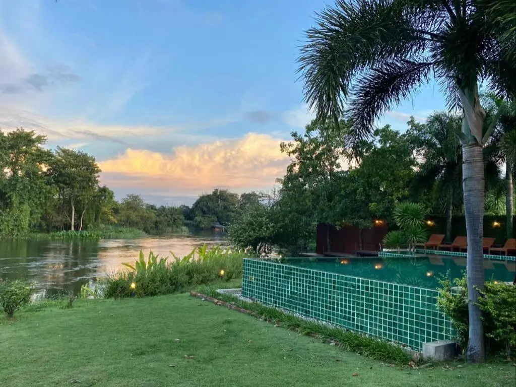 Ruenmaihom Riverside Cottage