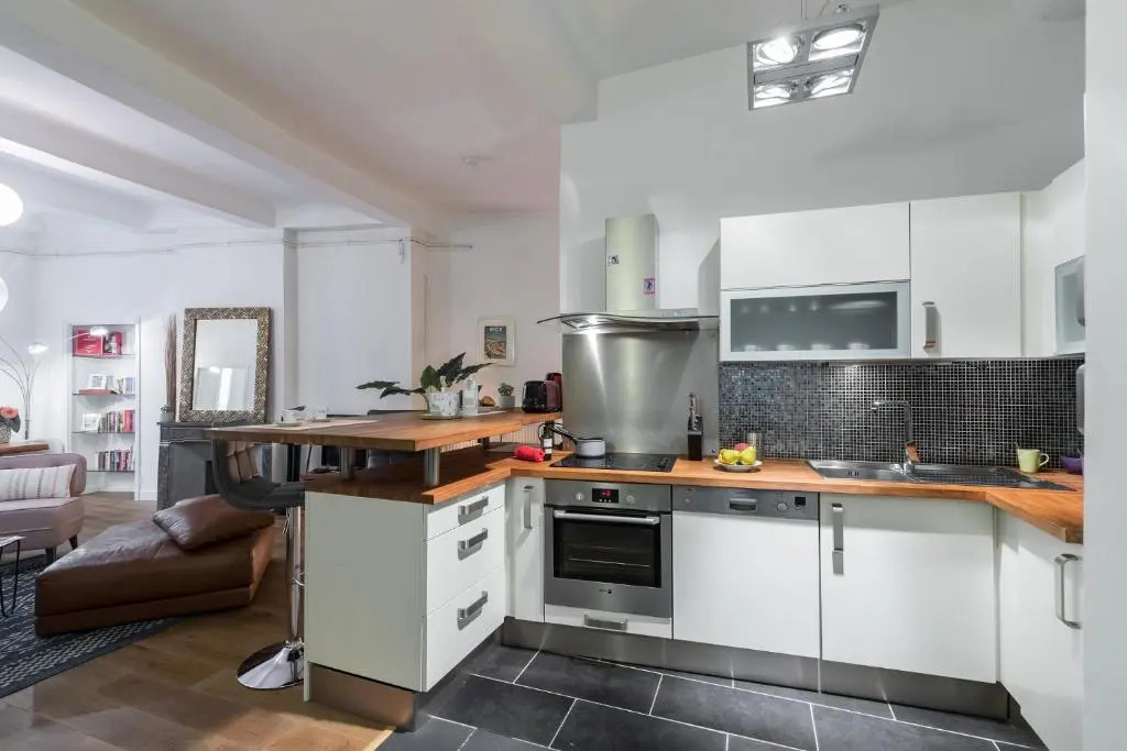 Pref 2 · F4 - Vaste Et Bourgeois ,3 Chambres, Ascenseur, Vx-Nice