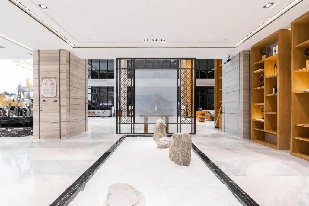 Rezen Longuu Hotel