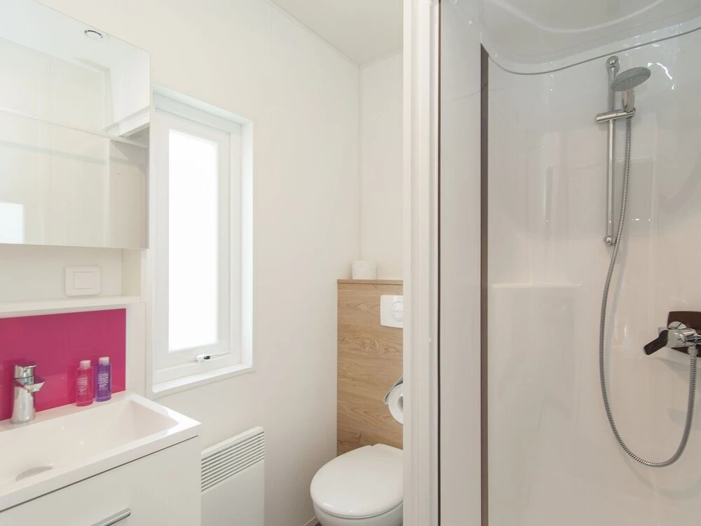 Modern Chalet With two Bathrooms, Close to the North Sea