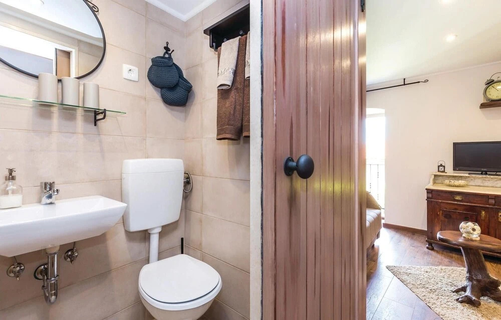 Stunning Home in Moscenicka Draga With 1 Bedrooms