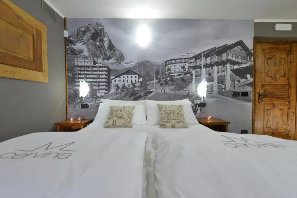 M4478 Mollino Rooms