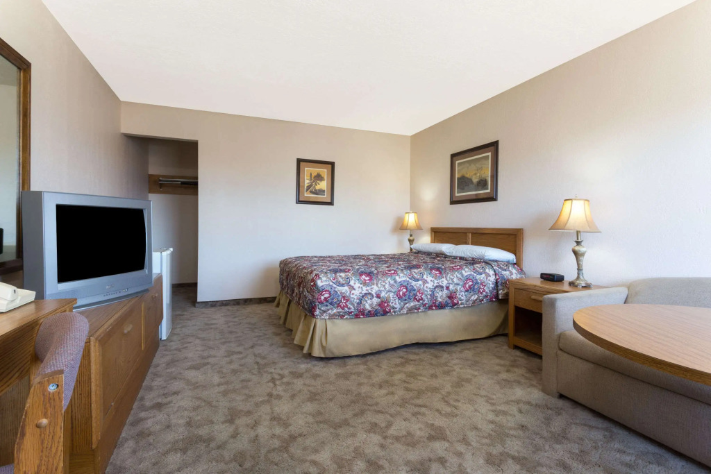 Knights Inn - Baker City