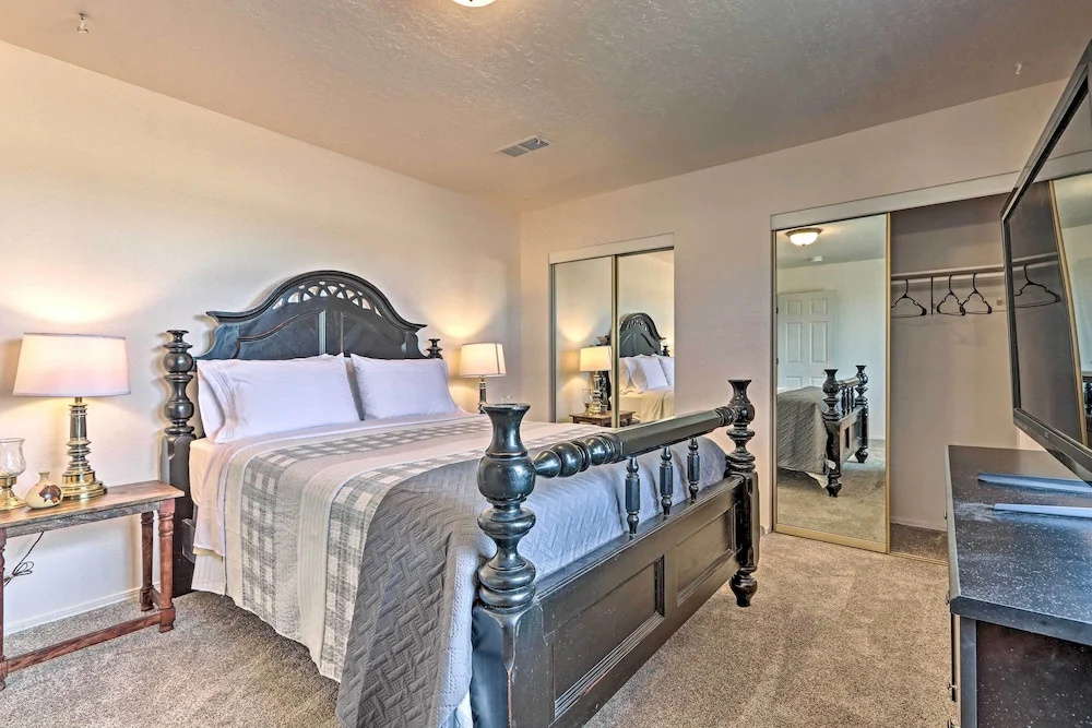 'the Eagar House' White Mountains Gem w/ Views!