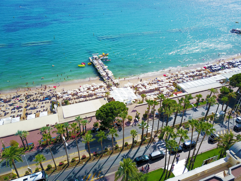 2 room CROISETTE behind CARLTON HOTEL (NEW)