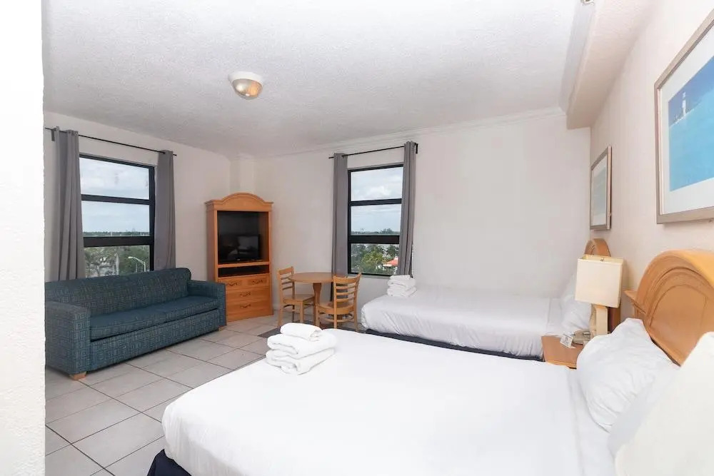 679 City View Hollywood Beach
