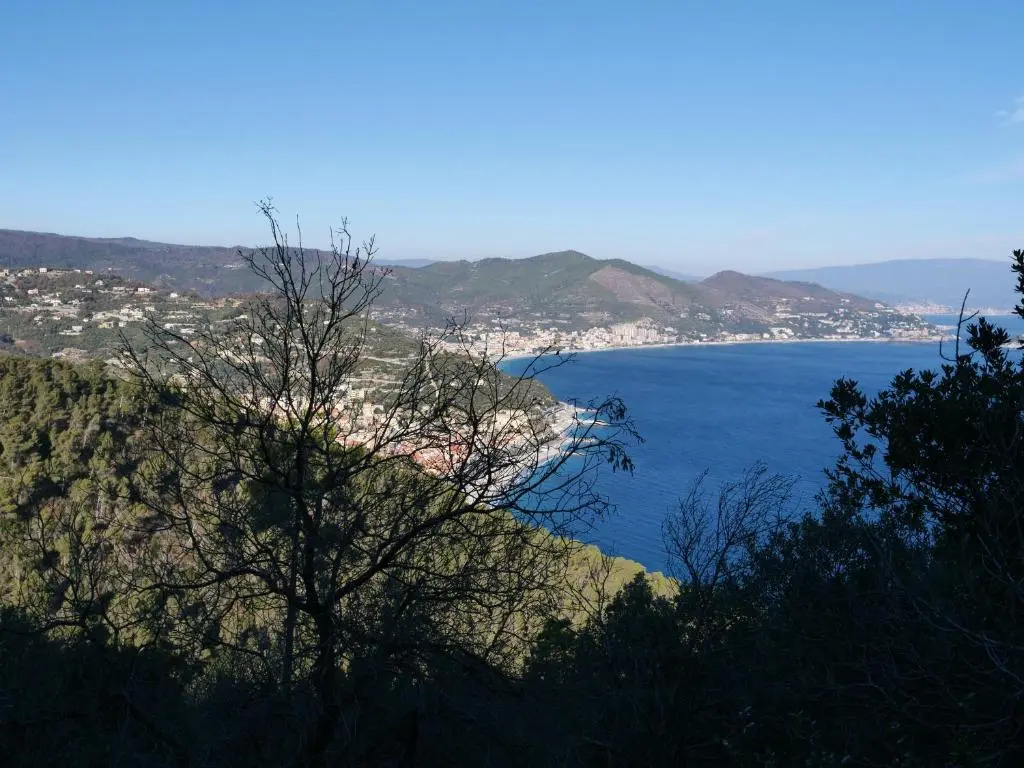 Varigotti casa a 50 metri dalla spiaggia!!!!