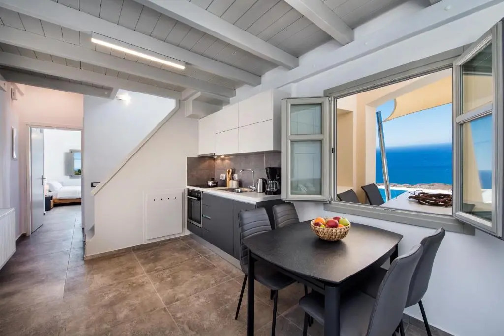 Theano Cave Suites & Villas