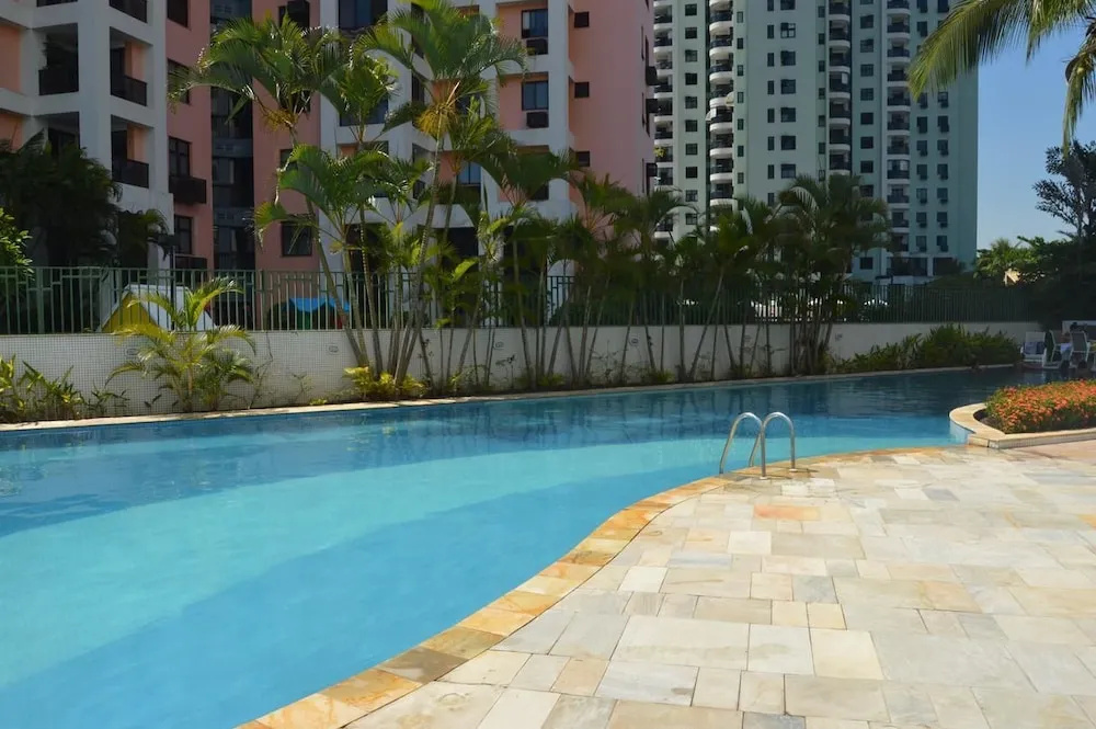 Flat With Services and Pool - Barra