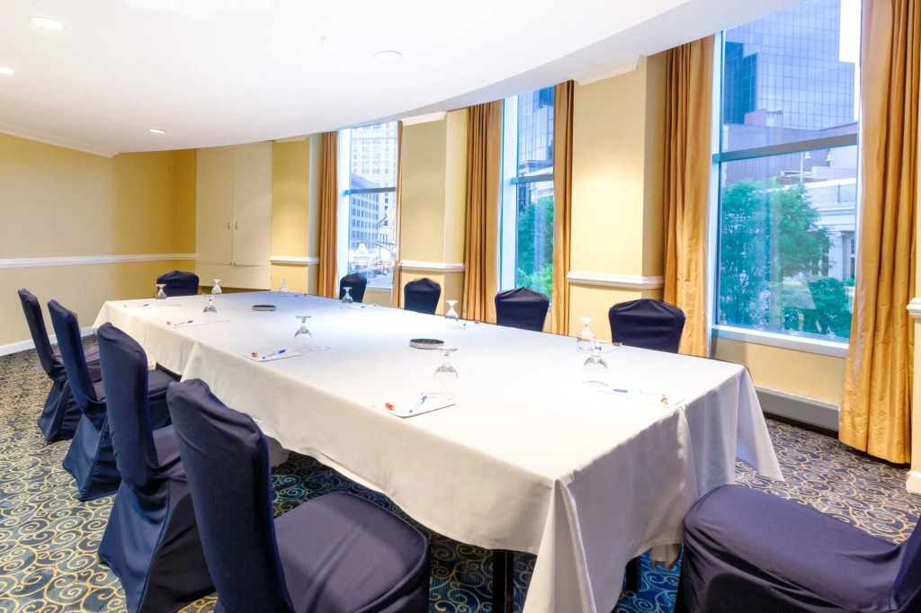 Crowne Plaza Cleveland at Playhouse Square by IHG