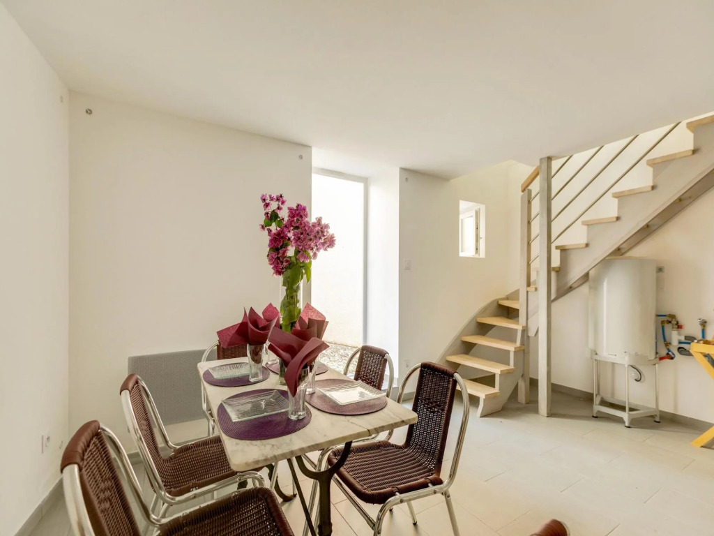 Comfortable Holiday Home in Montouliers near Bize Minervois