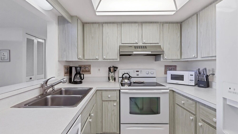 Anchorage Resort 6th Floor 2 Bedroom Condo on Siesta Key 0889