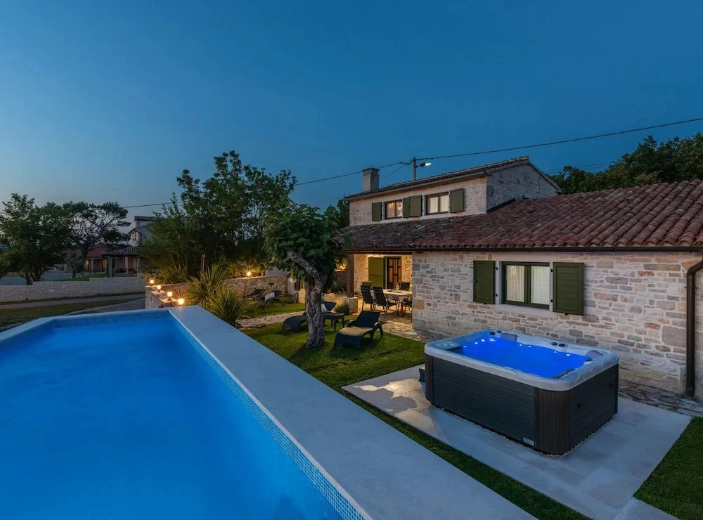 Rustical Stone House Kanfanar With Pool