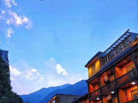 Xiyi Hailuogou townlet Xiaozhu Homestay