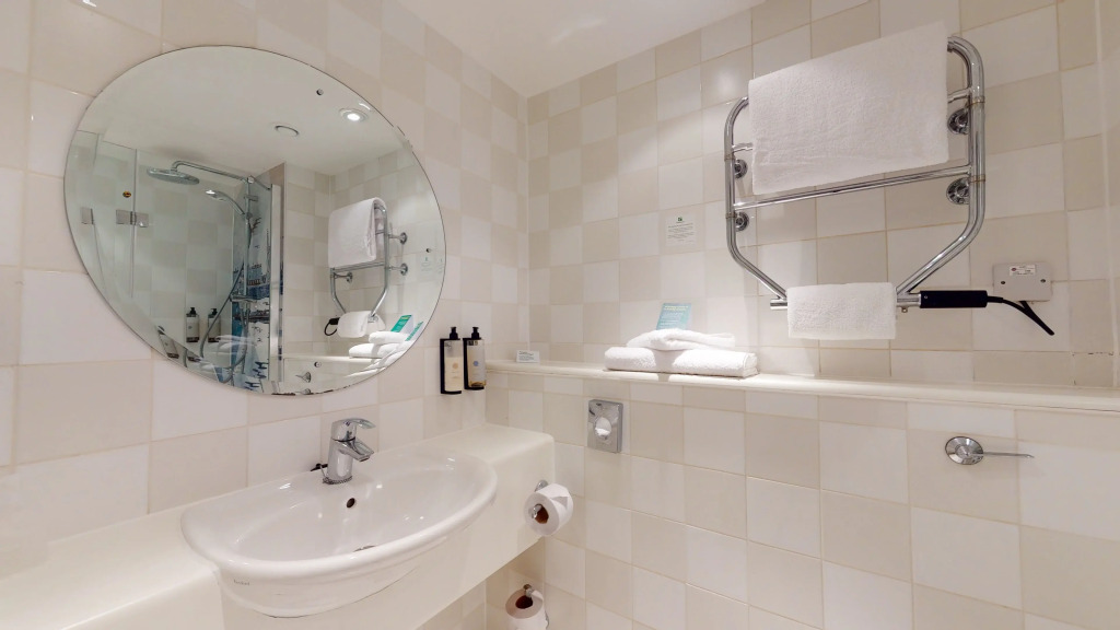 Holiday Inn Cambridge, an IHG Hotel