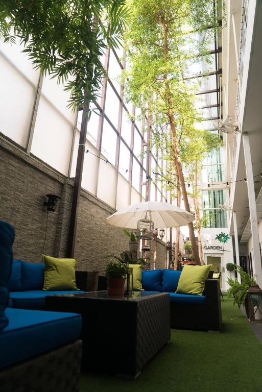 V Garden Hotel