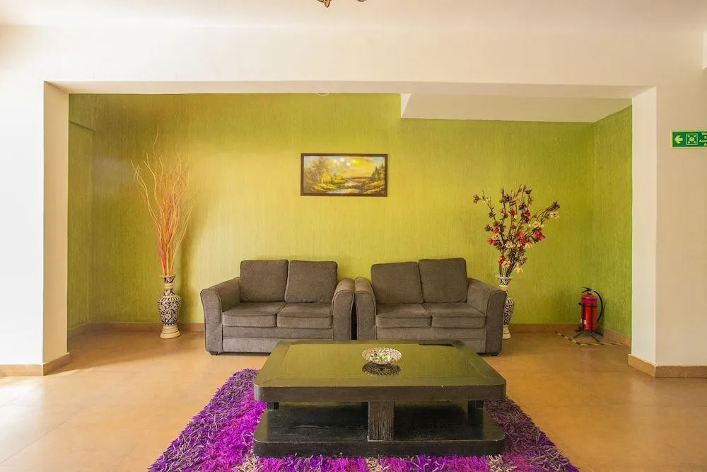 OYO 22935 Iwe Studio