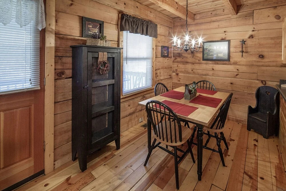 Jalyns Treehouse by Eagles Ridge Resort