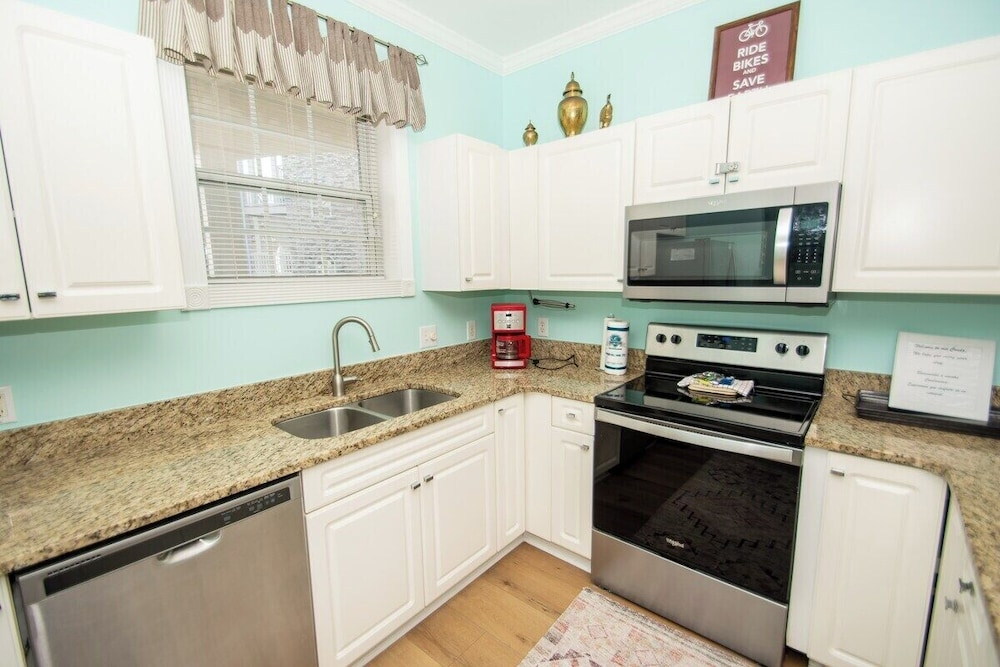 Magnolia Place 4789-103
