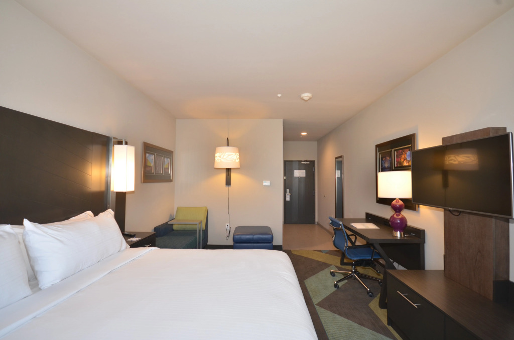 Holiday Inn Exp Stes South by IHG