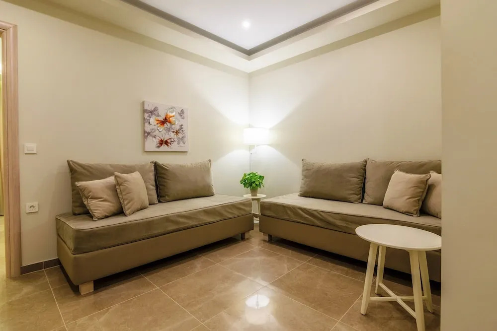 Remezzo Studios & Apartments