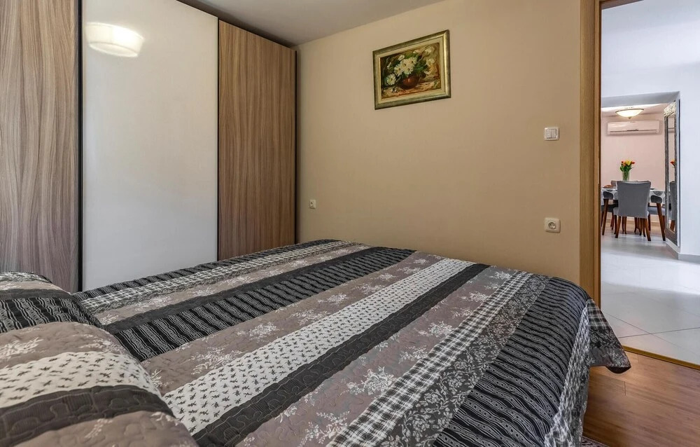 Beautiful Apartment in Liznjan With Wifi and 1 Bedrooms
