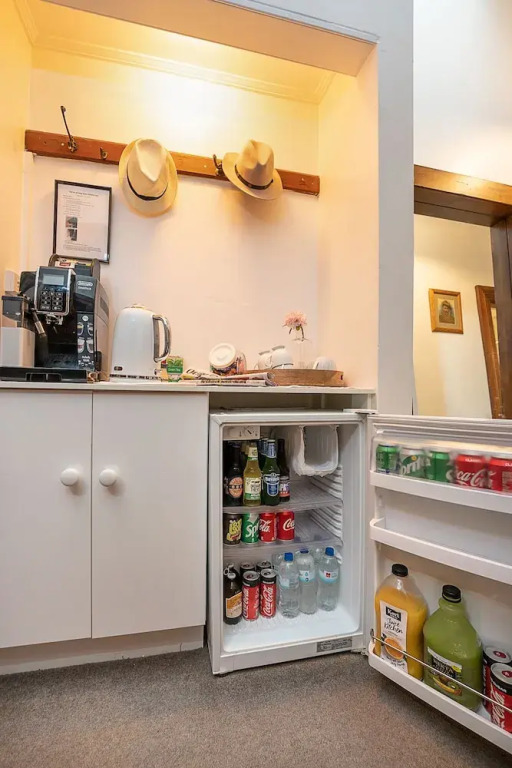 The Fern & Thistle Boutique Accommodation- Drinks, Hotpool, Sauna
