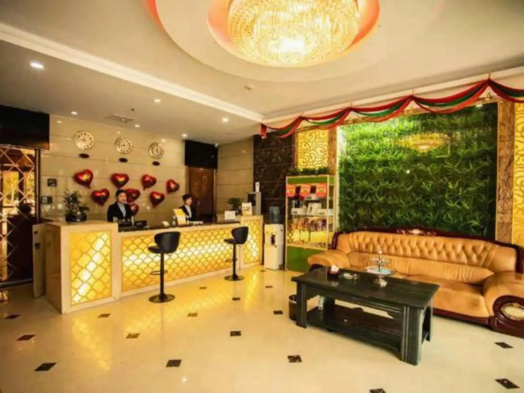 Royal Hotel